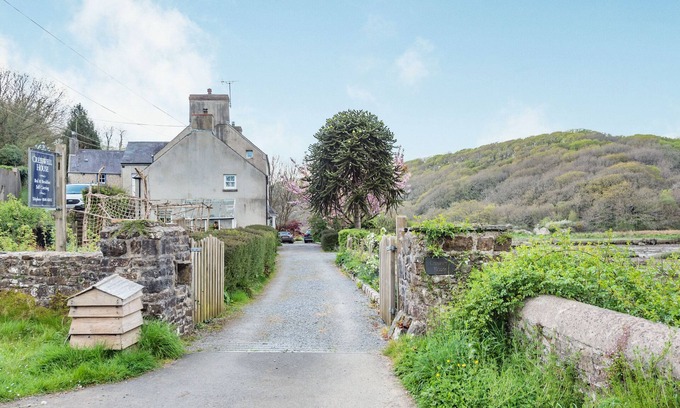 Cresswell Quay Cottage | Laburnham Cottage