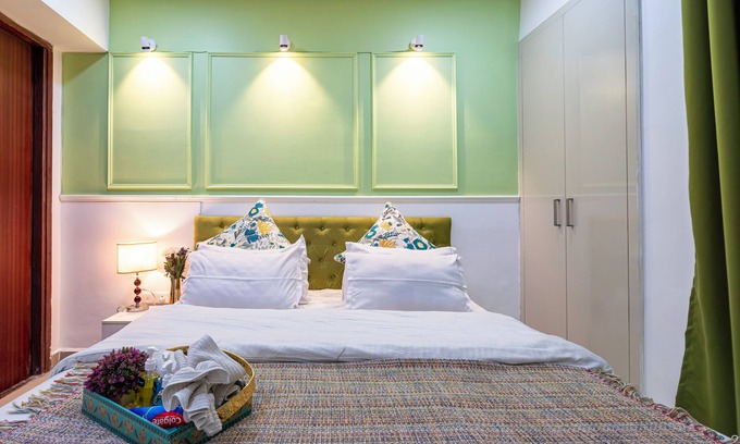 Noida Apartment | Laburnum by Grehstay 1BHK Serviced Apartment