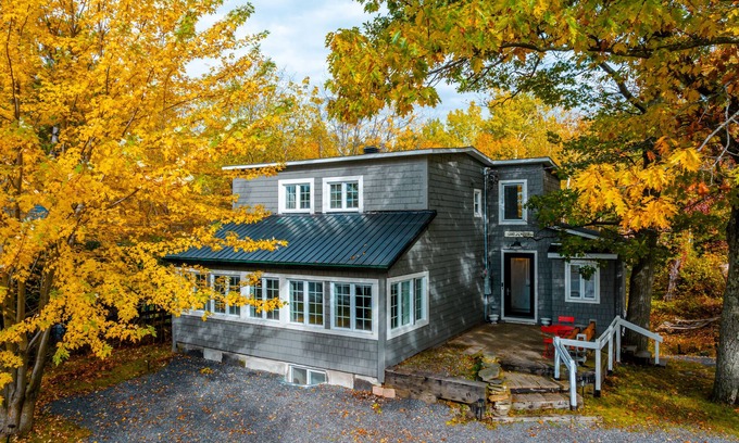 Lac-Brome House | lacbrome Chalet lake+Terrasse+BBQ+Hot-tub