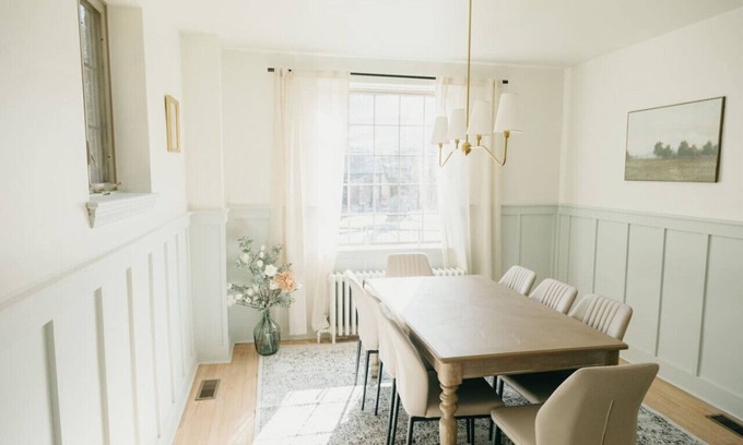 Conestoga House | Lady Grey Cottage | Hot Tub, Fireplace, King Bed, Countryside Escape