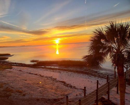Carrabelle Apartment | Lagniappe - a little something extra on the Gulf