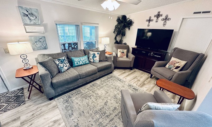 Laguna Beach House | Laguna Beach Refuge! 2bed/2bath Quiet Deeded Beach!
