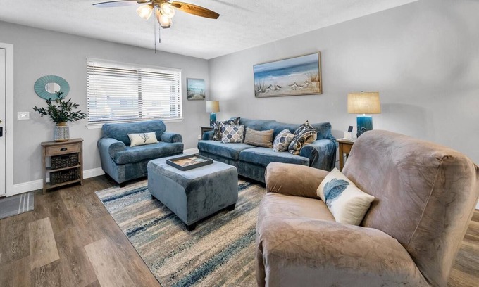 Laguna Beach Estates House | Laguna Breeze! Newly Updated! 90-Seconds to Beach