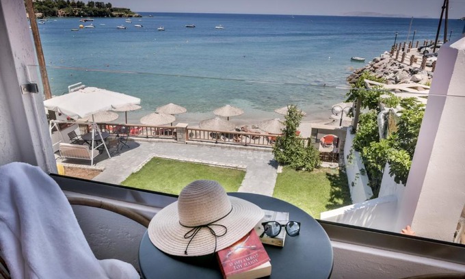 Agia Pelagia Apartment | Laia Seafront Luxury Apartments