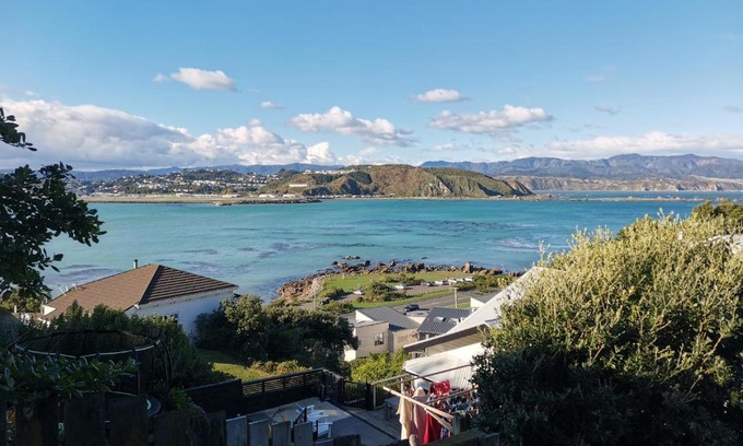 Lyall Bay Apartment | Laid-back Lyall self contained studio