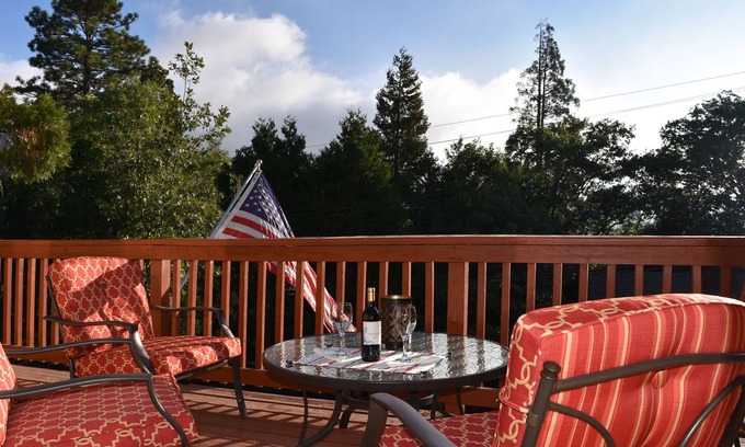 Cedar Glen Cottage | Lake Arrowhead Holiday Hideaway, The Sunset Cabin in the Palisades!