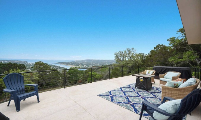 Burnet House | Lake Buchanan Retreat w/Hot-Tub
