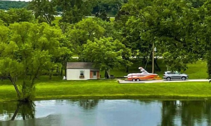Fort Scott House | Lake Bungalo