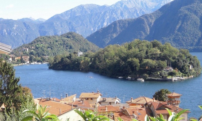 Sala Comacina Apartment | Lake Como villa with garden and spectacular view of the lake and mountains.