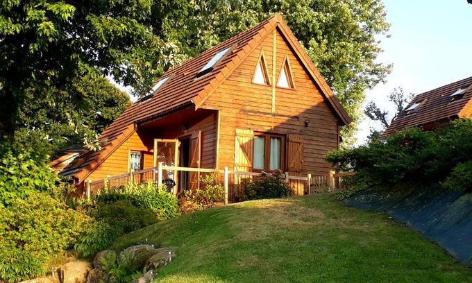 Saint-Germain-de-Tallevende-la-Lande-Vaumont Cabin | Lake Dathee Lodge