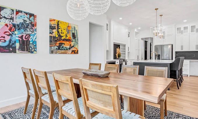 Kingston House | Lake Daze