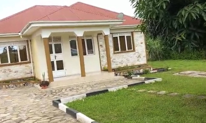 Rubirizi House | Lake District Homestay in the Nature’s paradise of western Uganda.