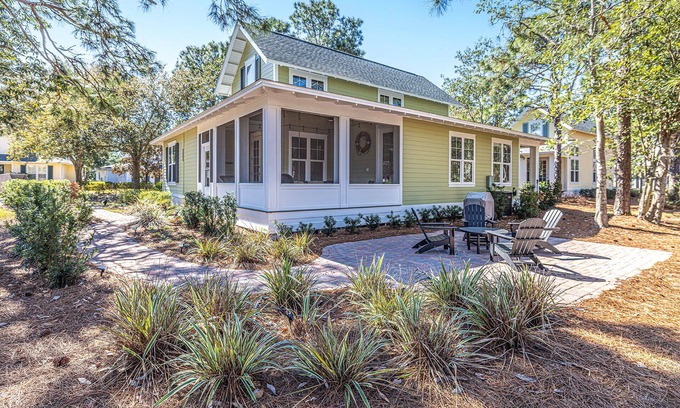 Laurel Grove House | LAKE FRONT~bonus room~GOLF CART~FREE Activites~Heated Pool* Hot tub