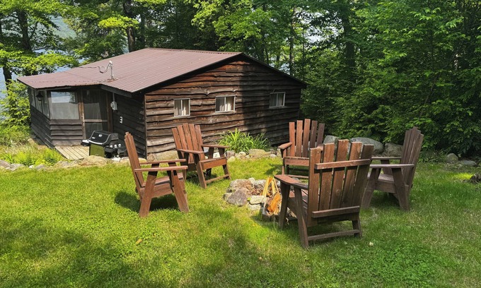 Moriah Center Cabin | Lake Front Cabin with free WiFi - Adirondacks High Peaks Region - Lake Placid