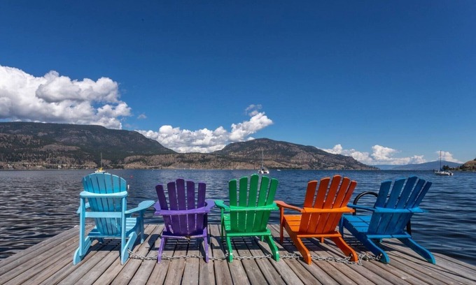 North End House | Lake Front Downtown Kelowna home With beautiful dock