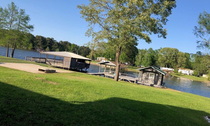 Negreet House | Lake front home in secluded neighborhood mins away f/boat launch and amenities.