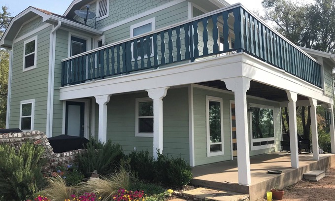 Fort Worth House | Lake Front Home with Views! 10 miles from Downtown