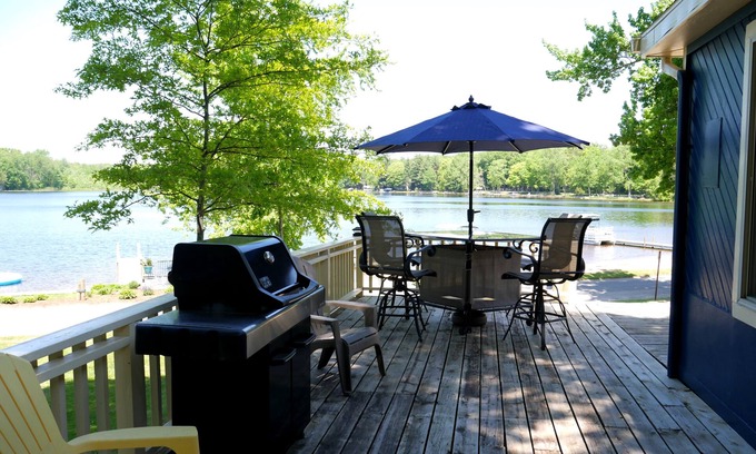 Grand Junction House | Lake Front Resort 10 minutes from South Haven - Pontoon rentals available