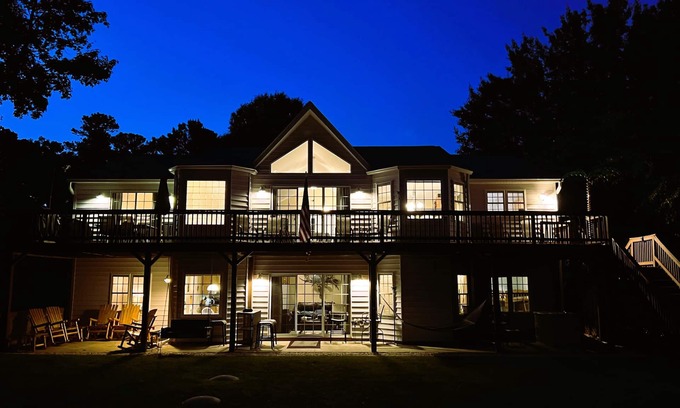 Henrico House | Lake Gaston Dream Come True