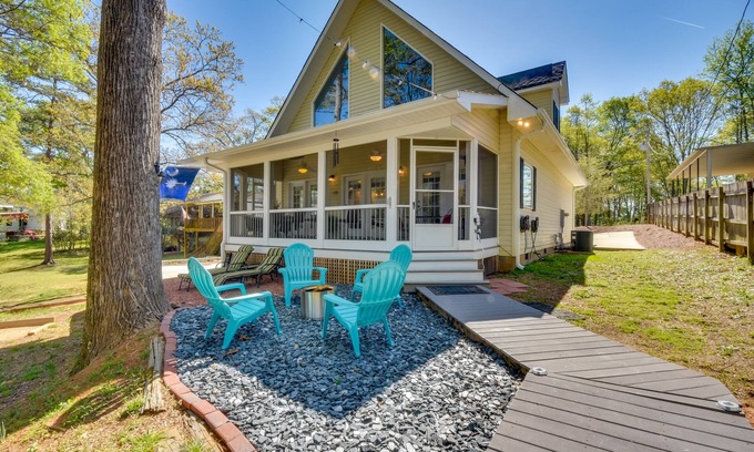 Fair Play House | Lake Hartwell Vacation Rental w/Boat Dock & Slip!