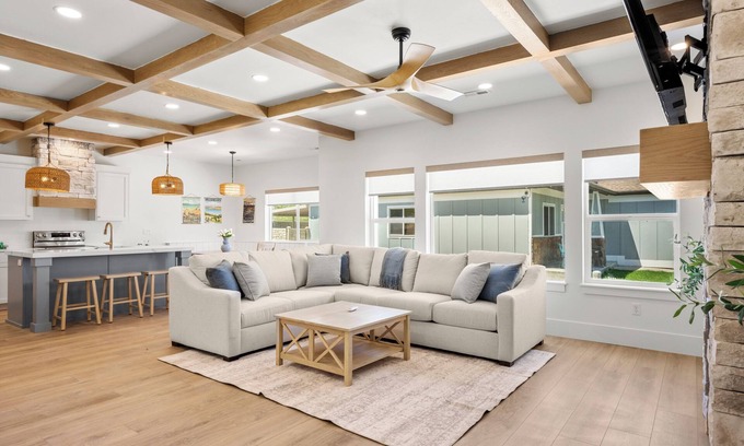 Garden City House | Lake Haven | Private Hot Tub | Boat Parking