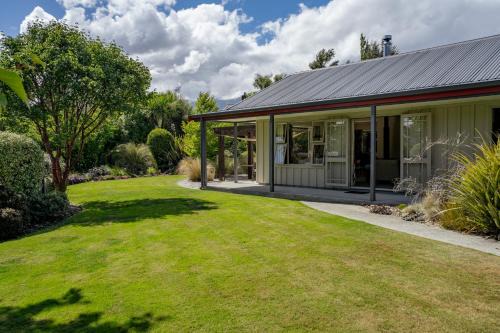 Lake Hawea House | Lake Hawea Hideaway - Lake Hawea Holiday Home