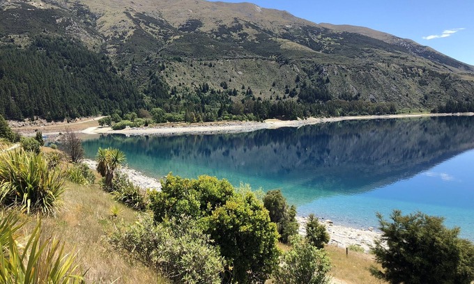 Lake Hawea Cabin | Lake Hawea Lakefront Cabin