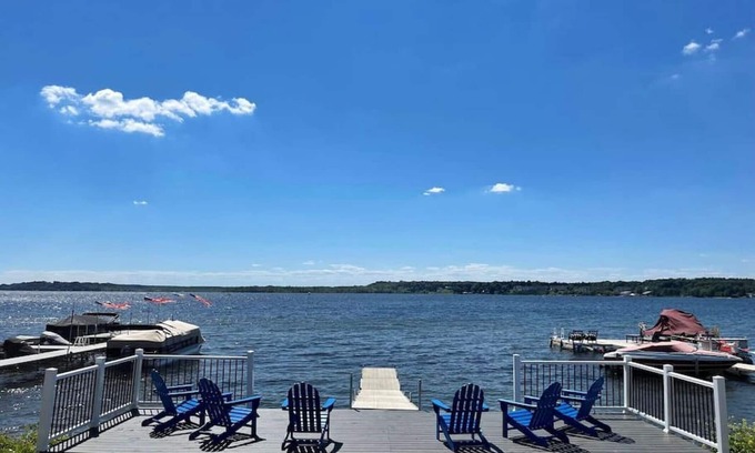 Stillwater House | Lake home & cottage,mins to track & downtown