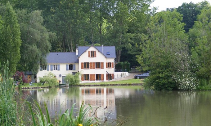 Beaumont-Pied-de-Boeuf Apartment | Lake House France