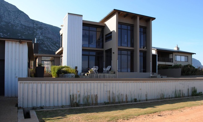Betty's Bay House | Lake House in Betty's Bay