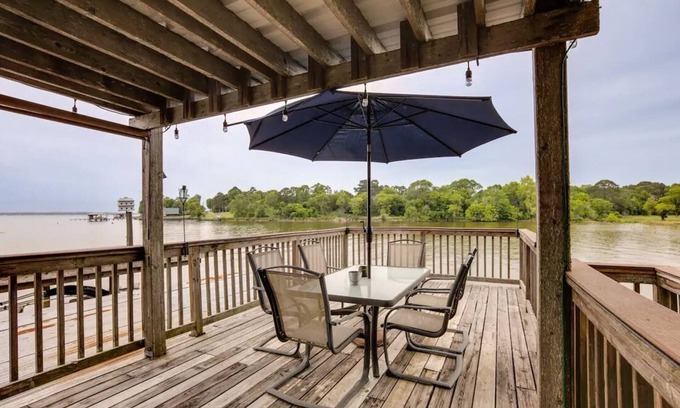 Onalaska House | Lake House in Onalaska,TX
