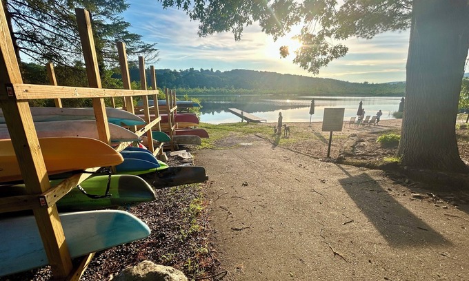 Avon House | Lake House Livingnn