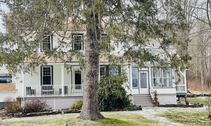 Camptown House | Lake House ~ Outdoor ~ Escape