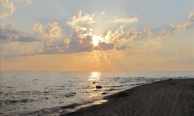 Zurich Cottage | Lake Huron Beach House - Spectacular Sunsets