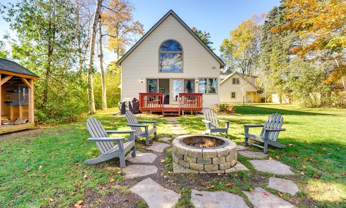 Applegate House | Lake Huron Vacation Rental w/Private Beach!