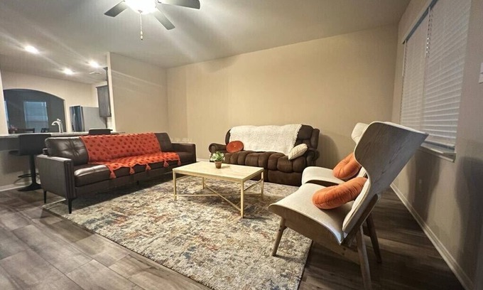 Princeton House | Lake Lavon * 4 TV’s *Sleeps 12*Free fast WI-FI *