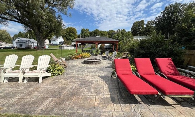 Jamestown House | Lake Life Living w/Game Room