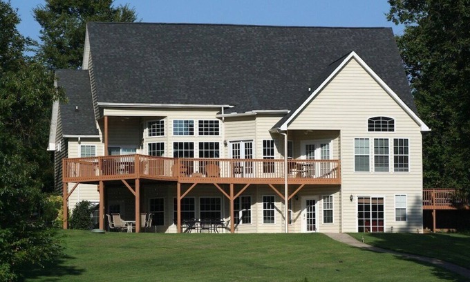 Terrell House | Lake Living - 8 bedrooms