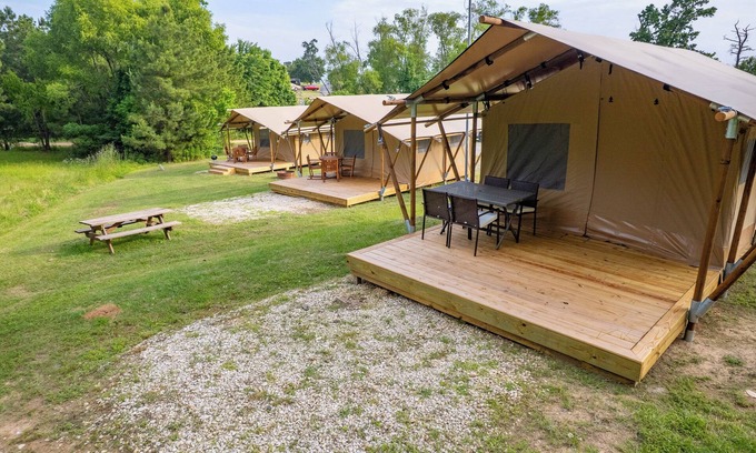 Onalaska RV Rental | Lake Livingston Glamping Retreat