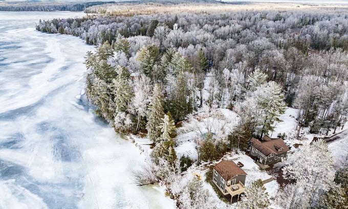 Saginaw Cabin | Lake Loft at Grand Lake Getaway | Custom Sauna