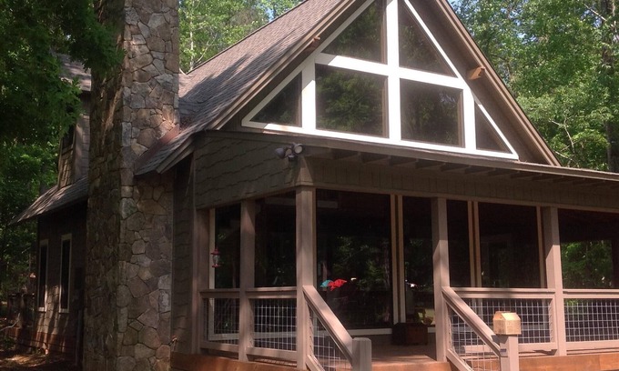 Alexander City Cabin | Lake Martin alabama, Cozy Couple Or Small Family. Pontoon Boat Rentals Available