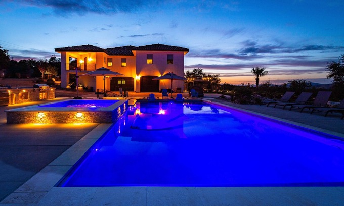 Bradley House | Lake Naci Estate w/Pool, swim up bar, 2nd hot tub, sleeps 18!