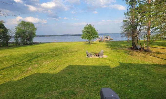 Chandler House | Lake Palestine Cute Home Chandler Texas