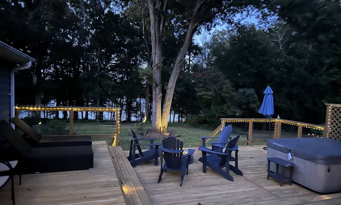 Anderson House | Lake Retreat House