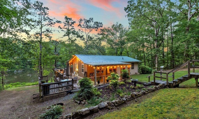 Green Pond Cabin | Lake Retreat Rustic Fishing Cabin nNear University of Alabama Tannehill Mercedes
