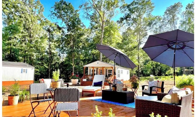 Etoile Cabin | Lake Sam Rayburn Cabin! DIRECT WATERFRONT! Bring Jet Skies, Boat, Fishing Gear!