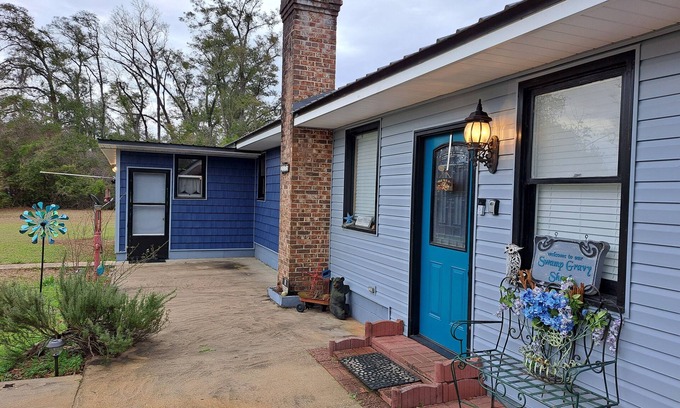 Donalsonville House | Lake Seminole Cottage 1 mile away, ramps & Big Jims.