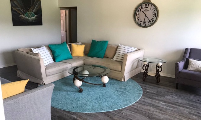 Fayetteville House | Lake Sequoyah Park Getaway