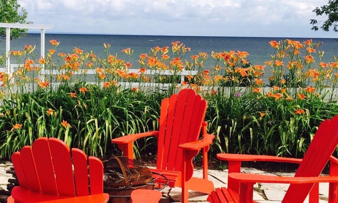 Jacksons Point House | Lake Simcoe - 4 Season | 3 Bedroom Lake House