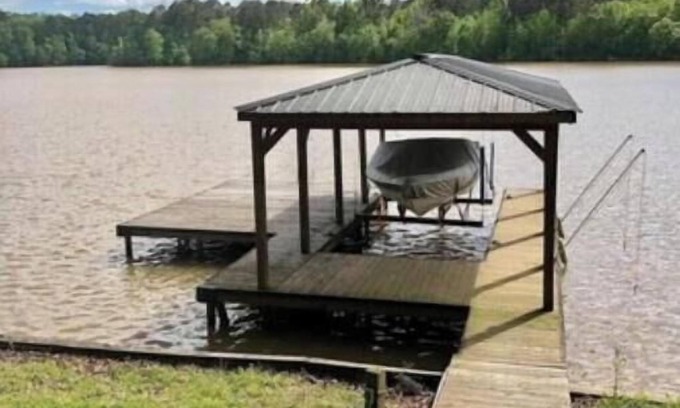 Eatonton House | Lake Sinclair cottage! Open water views, 2BR/1BA, kayaks, dock access.Near ramps